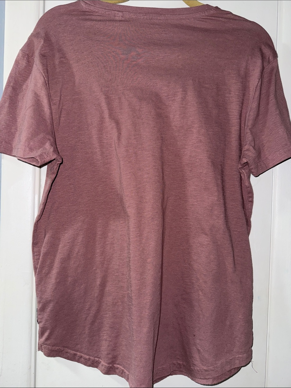 Guess Men's Crew Neck Pocket T-Shirt - Mauve Pink - Picture 4 of 6